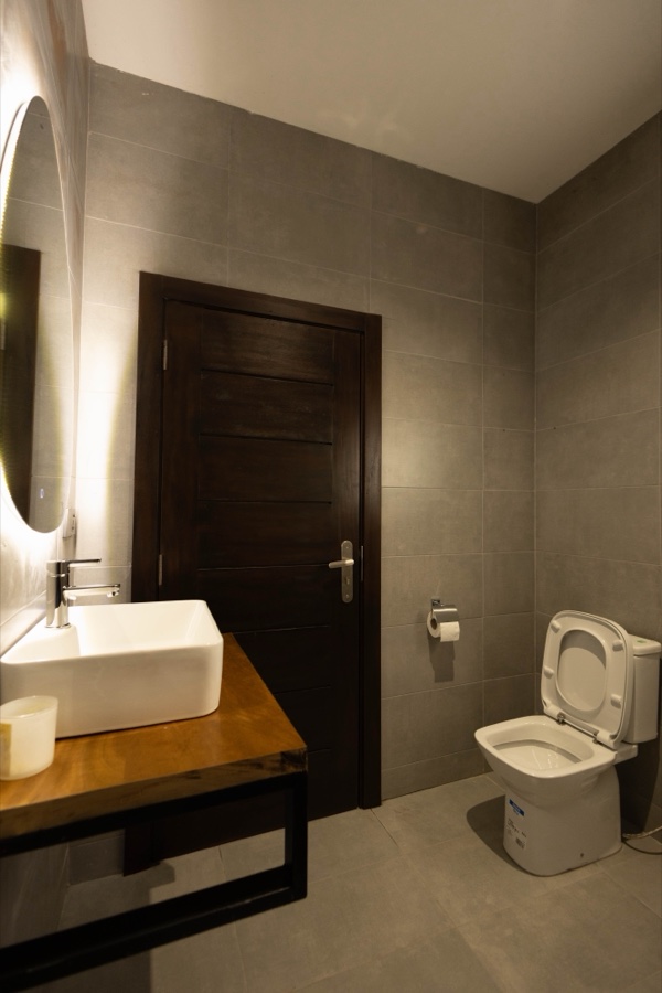 The Clay Suite, the bathroom
